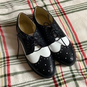 NWOT Flat Shoe Wingtip Lace Up Two Tone Oxford